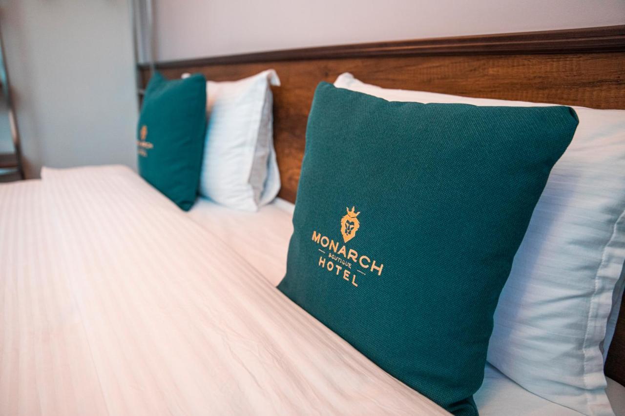 Monarch Boutique Hotel Призрен Экстерьер фото