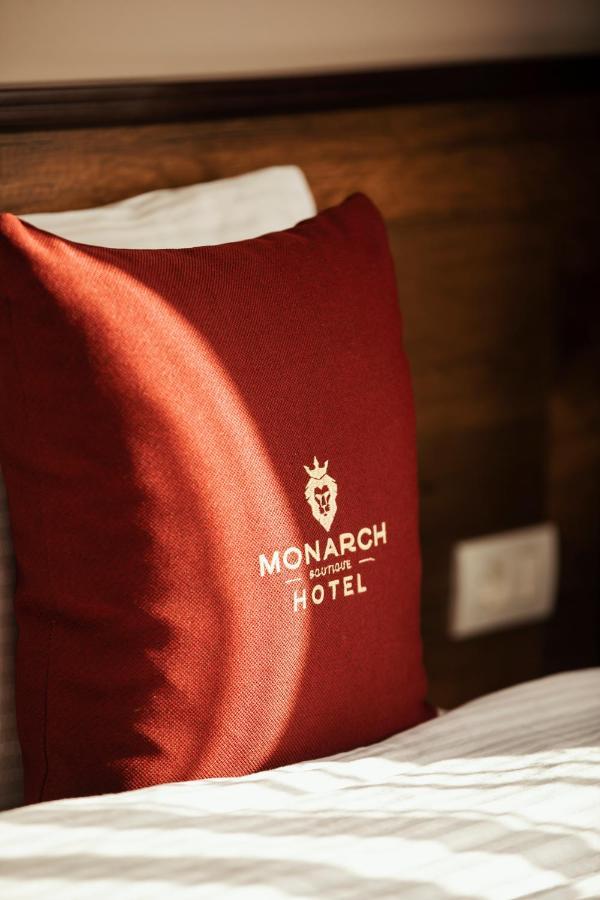 Monarch Boutique Hotel Призрен Экстерьер фото